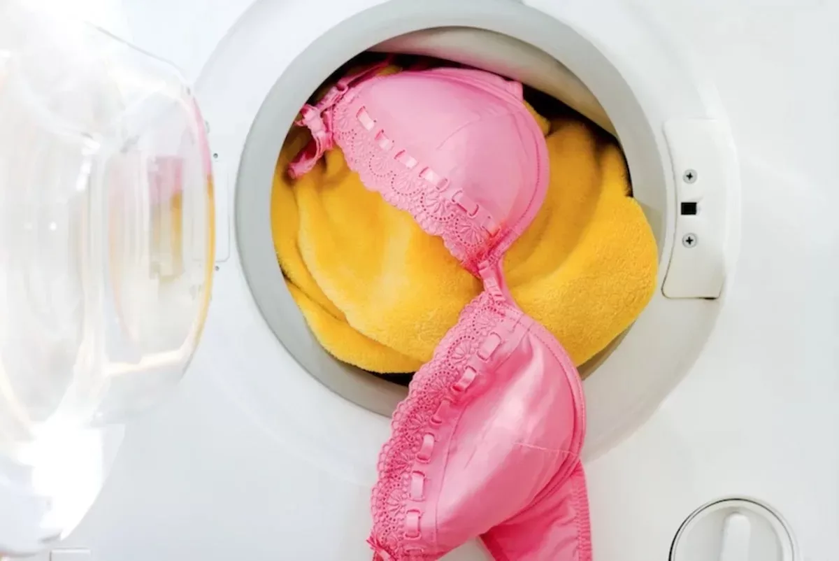 Zo vaak zou je eigenlijk je bh moeten wassen! (het antwoord is schokkend)