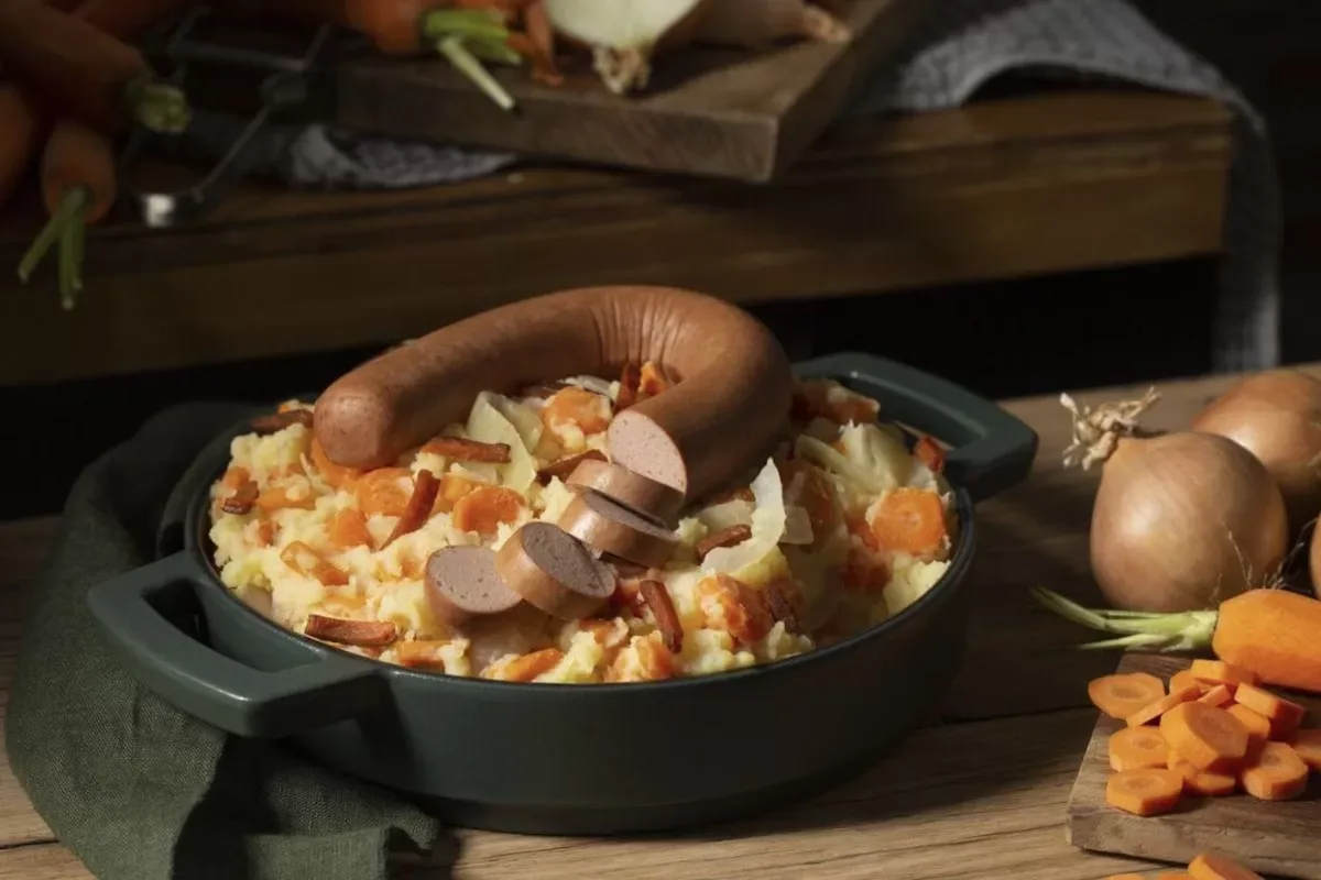 Te lekker om niet te proeven: Unox lanceert vernieuwde vegetarische rookworst