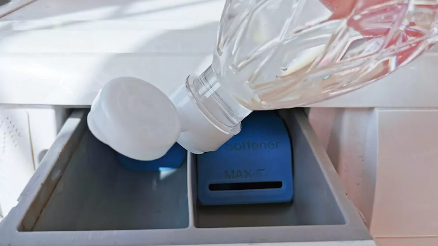 Moet je nou schoonmaken met natuurazijn of schoonmaakazijn? (en dit moet je NOOIT met azijn schoonmaken!)