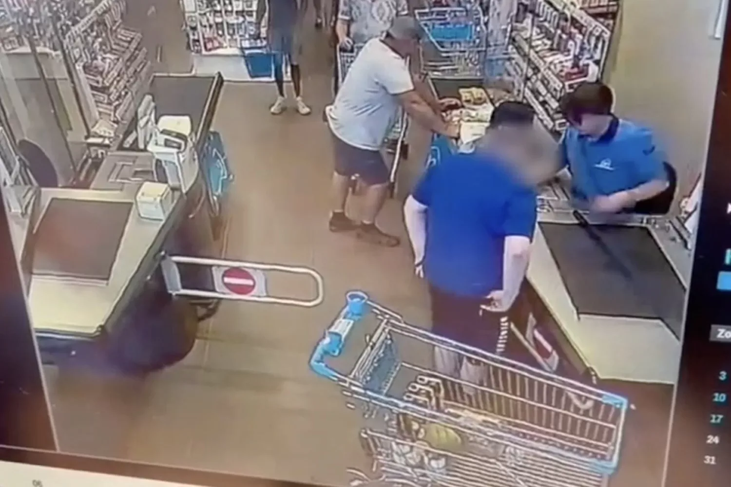 Bolus-dagen: smeerlap laat zijn grote boodschap achter bij de Albert Heijn kassa