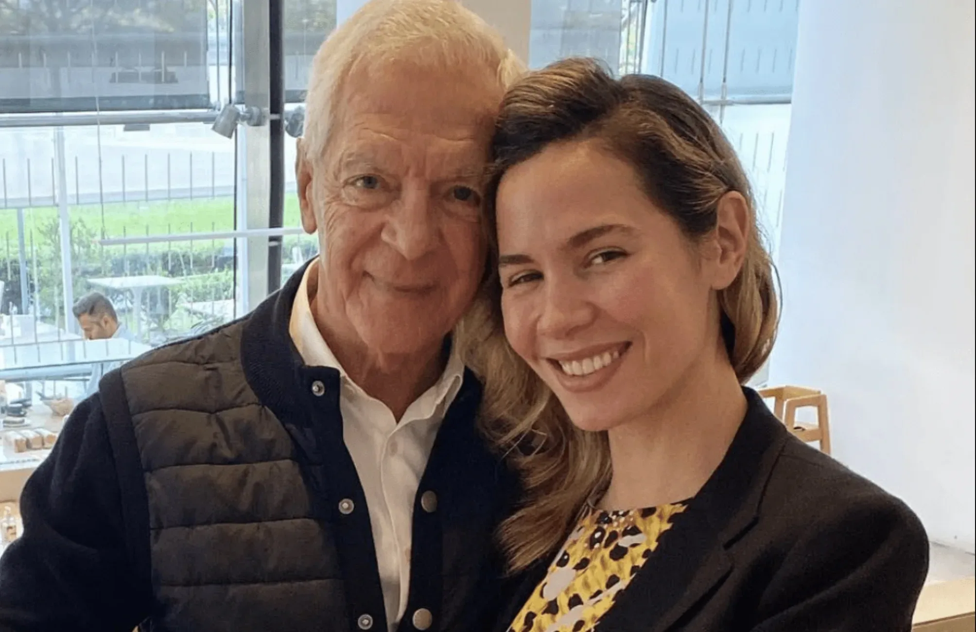 Elina (30) is verliefd op 76-jarige multi-miljonair: “Ik val op zijn innerlijk”