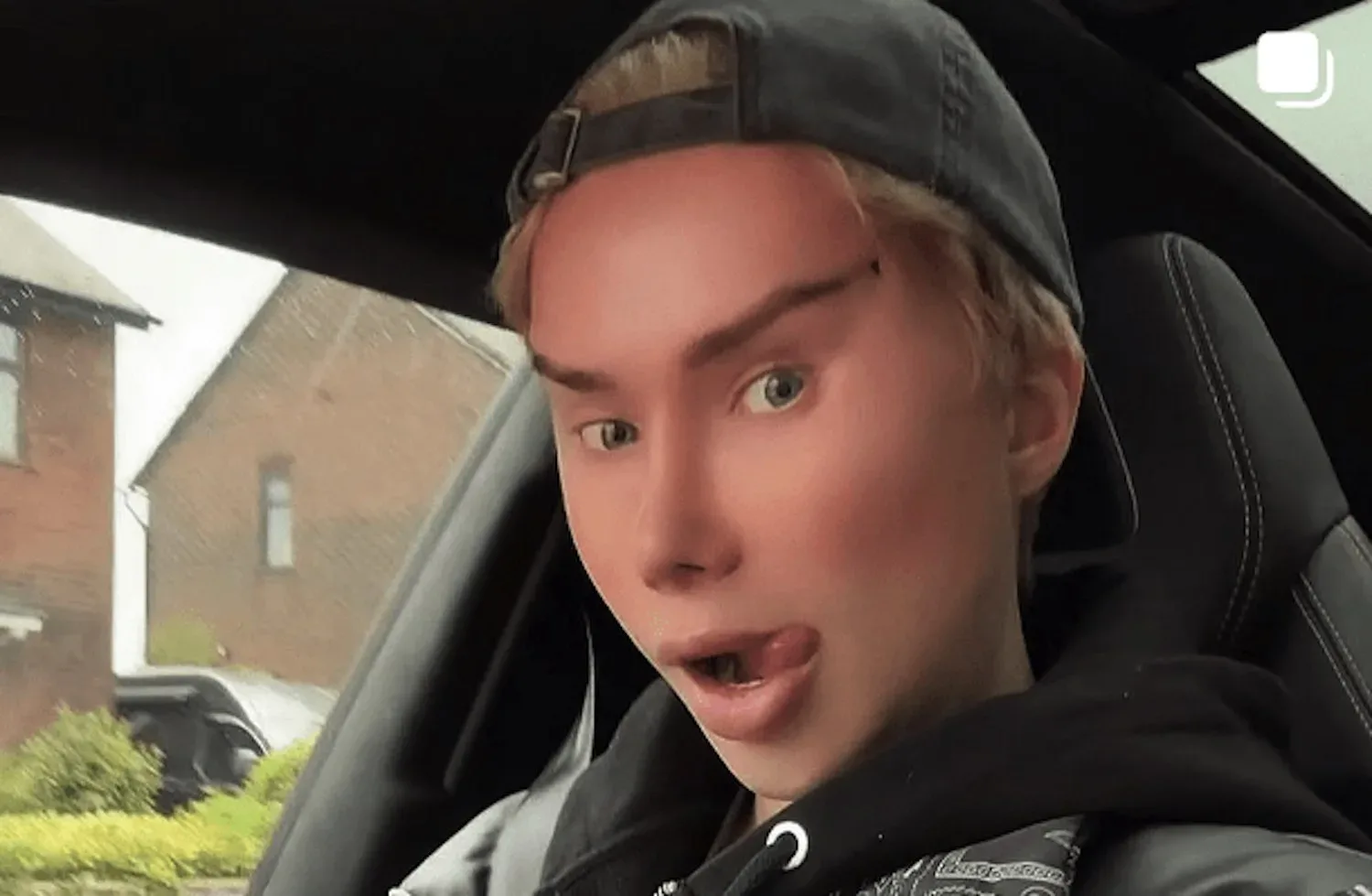 Bekende influencer en transvrouw ‘Oli London’ heeft spijt van zijn transitie