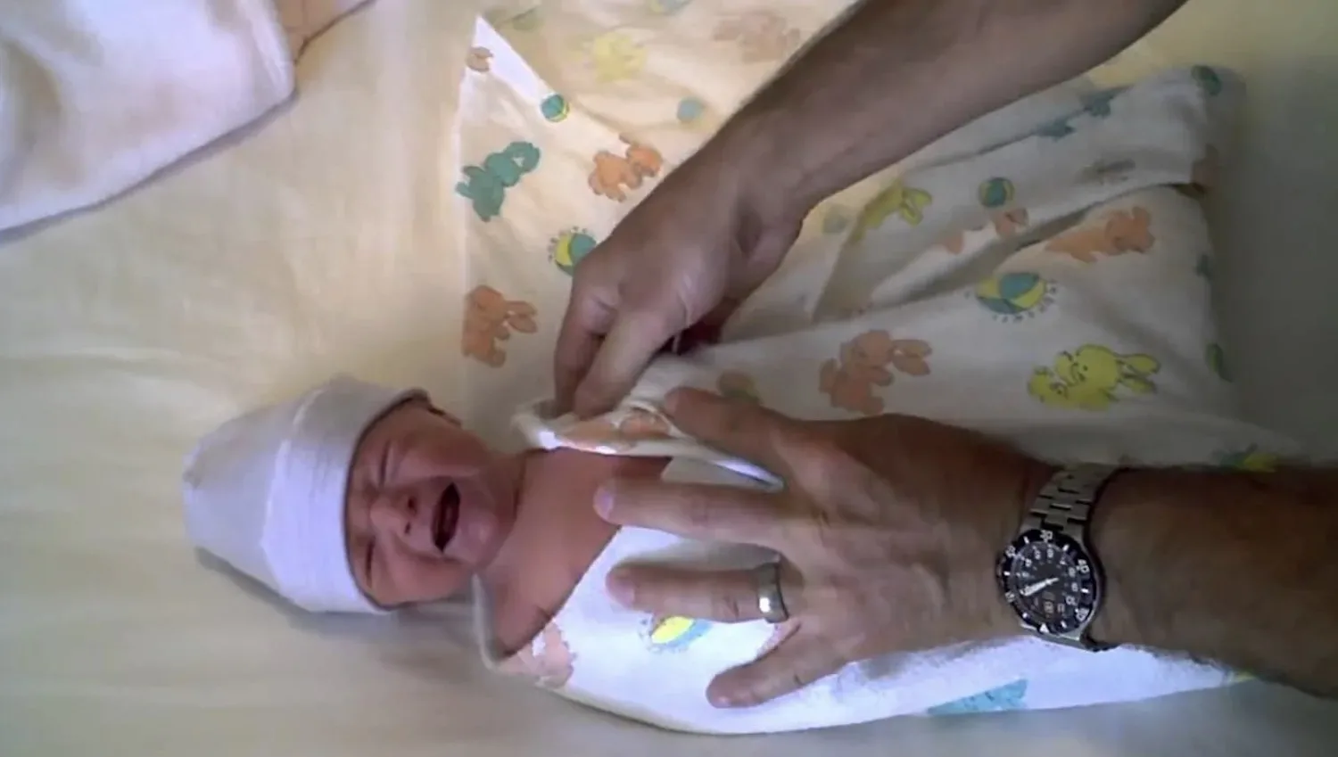 ANONIEM: “Ik barstte in lachen uit toen mijn schoonzus de naam van haar baby vertelde’