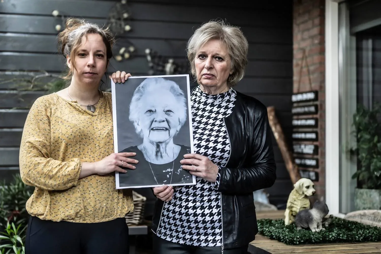 Joke (83) met dementie urenlang in eigen poep achtergela­ten