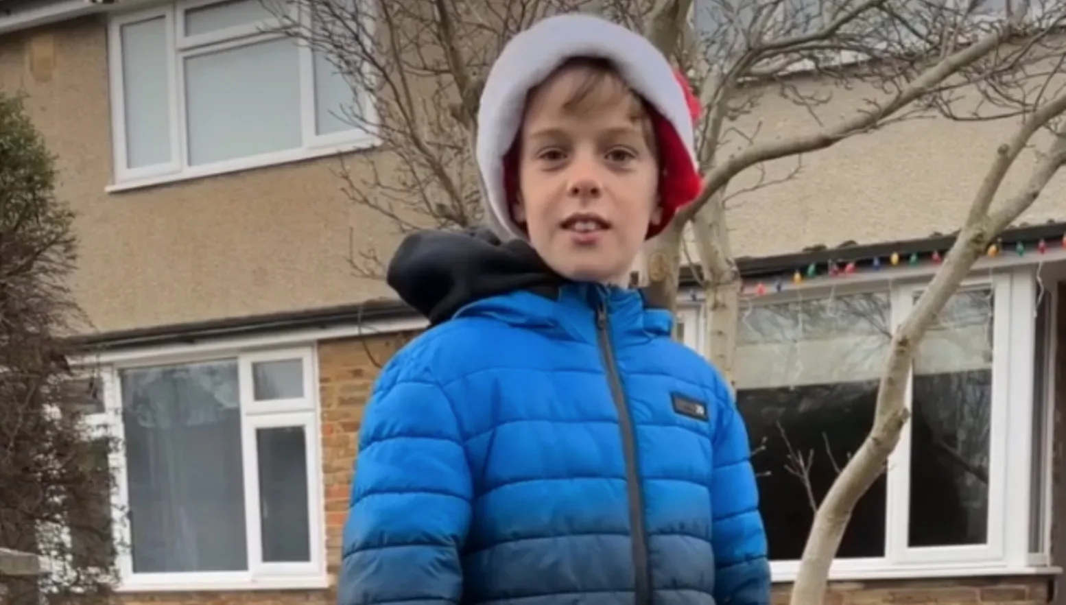 Jongetje (10) verkoopt echt al zijn speelgoed: ” Ik mijn moeder verrassen met een kerstcadeau”