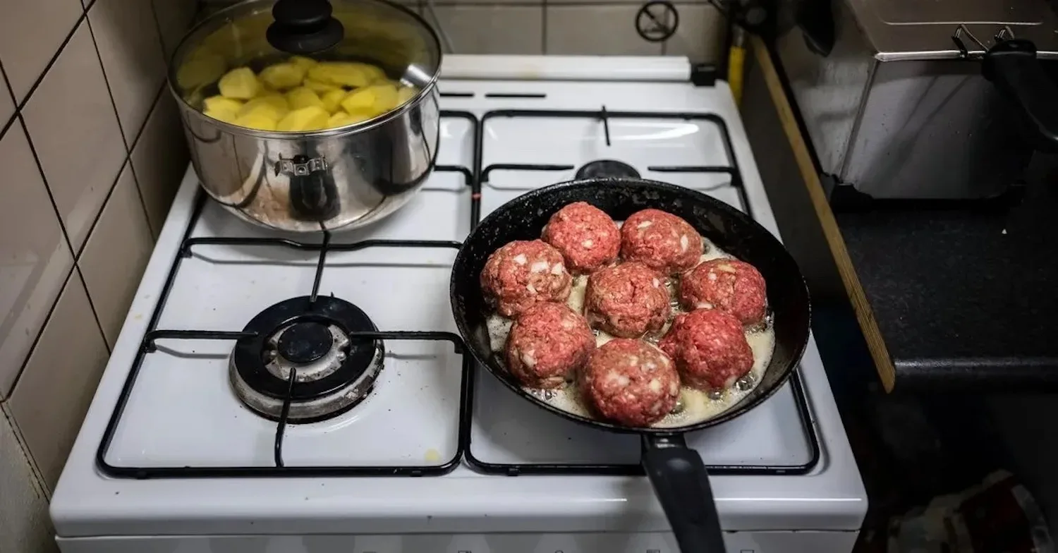 Déze schadelijke stoffen komen vrij tijdens het koken! (en zo voorkom je het)