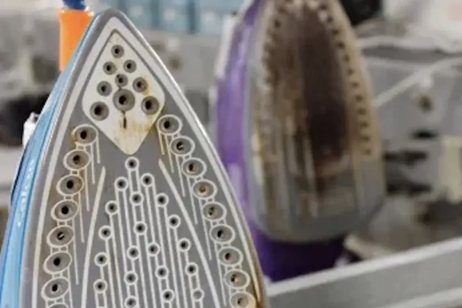 Strijkijzer ontkalken? Dít is de beste manier (bijna niemand doet dit)