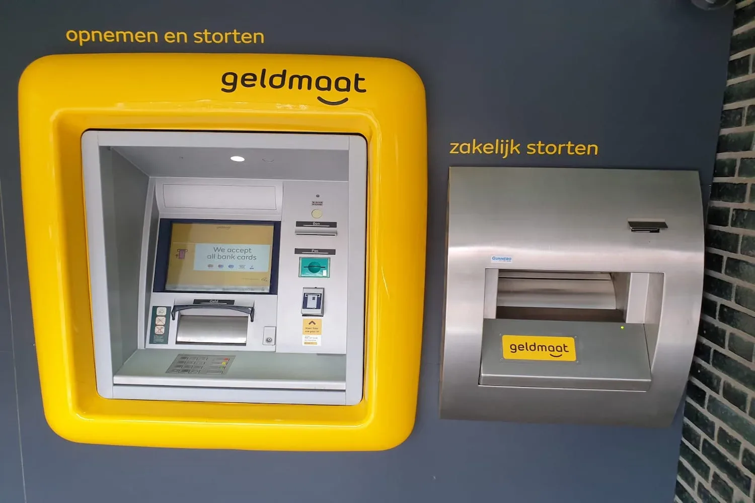 Belachelijk: Contant geld opnemen gaat je veel geld kosten!
