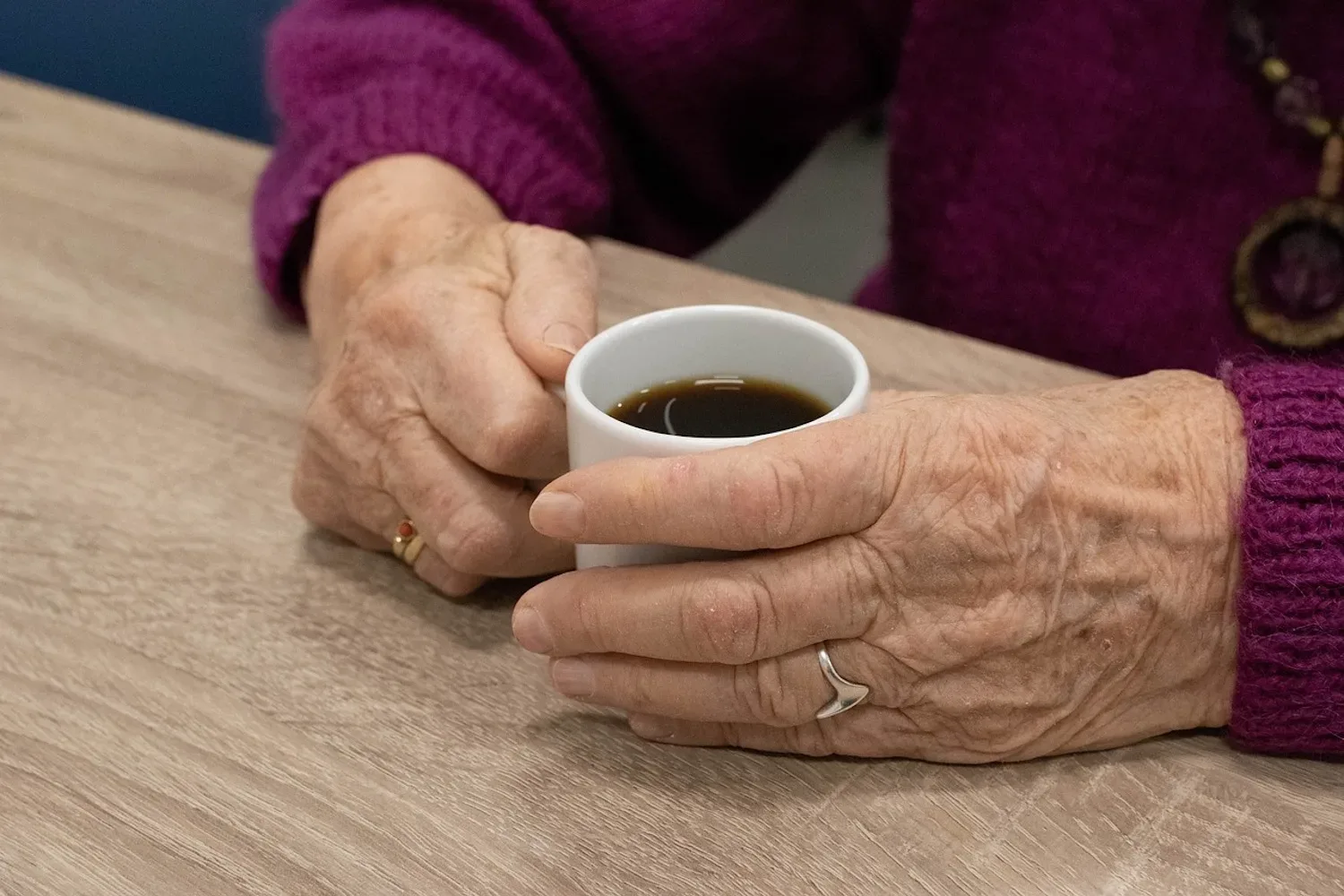 Bewoners verzorgingstehuis moeten gaan betalen voor hun dagelijkse kopje koffie