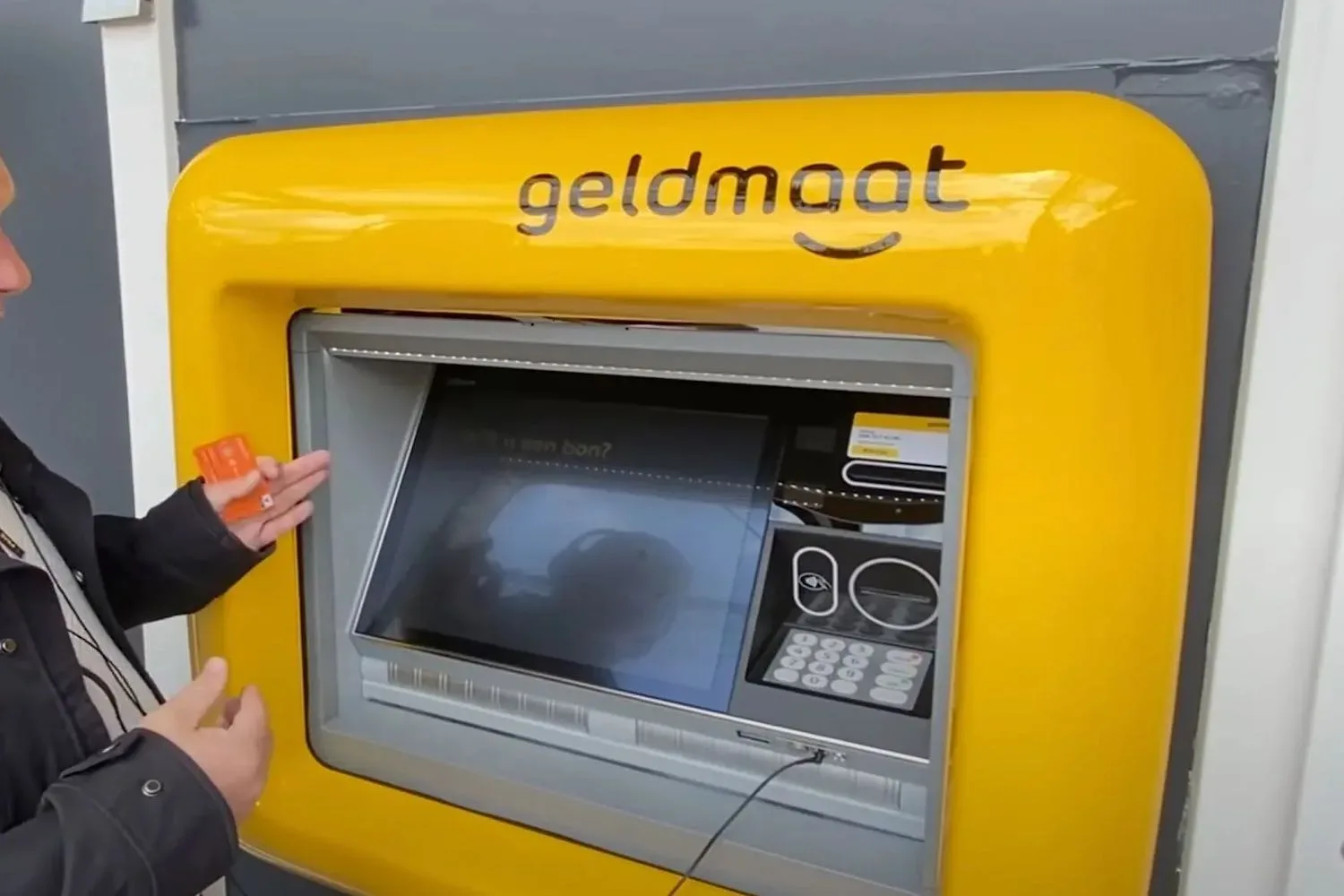 NET BINNEN: “Geld pinnen gaat geld kosten..”