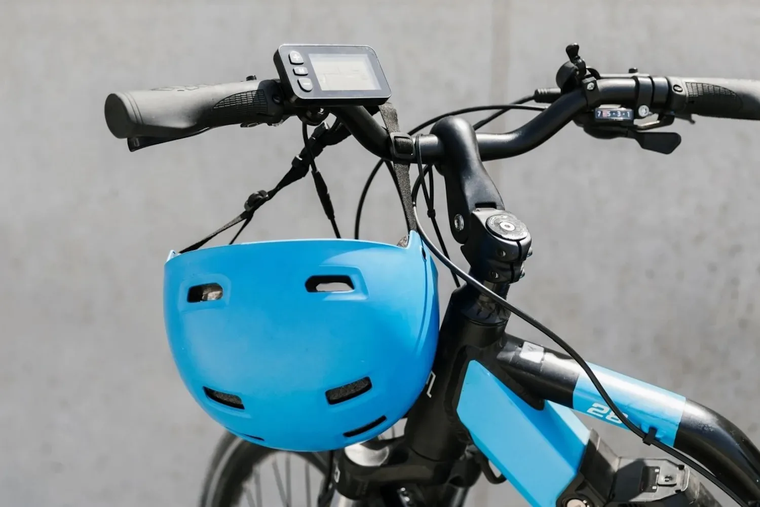 Krijgen we binnenkort helmplicht én rijbewijs voor de elektrische fiets in Nederland?