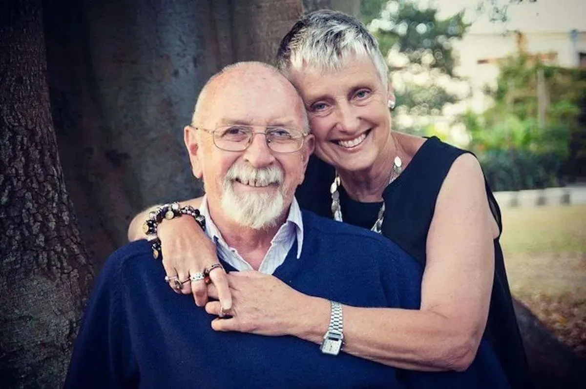 Vrouw haalt jaren na haar dood op de liefste manier een grap uit met haar man