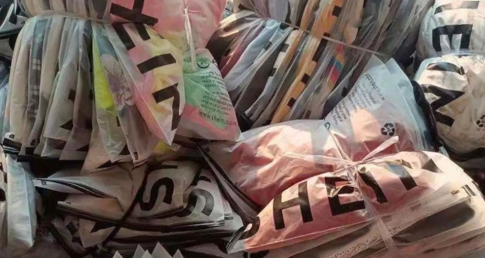 Belangrijk: Om deze reden adviseren we je niet meer bij SHEIN te shoppen!