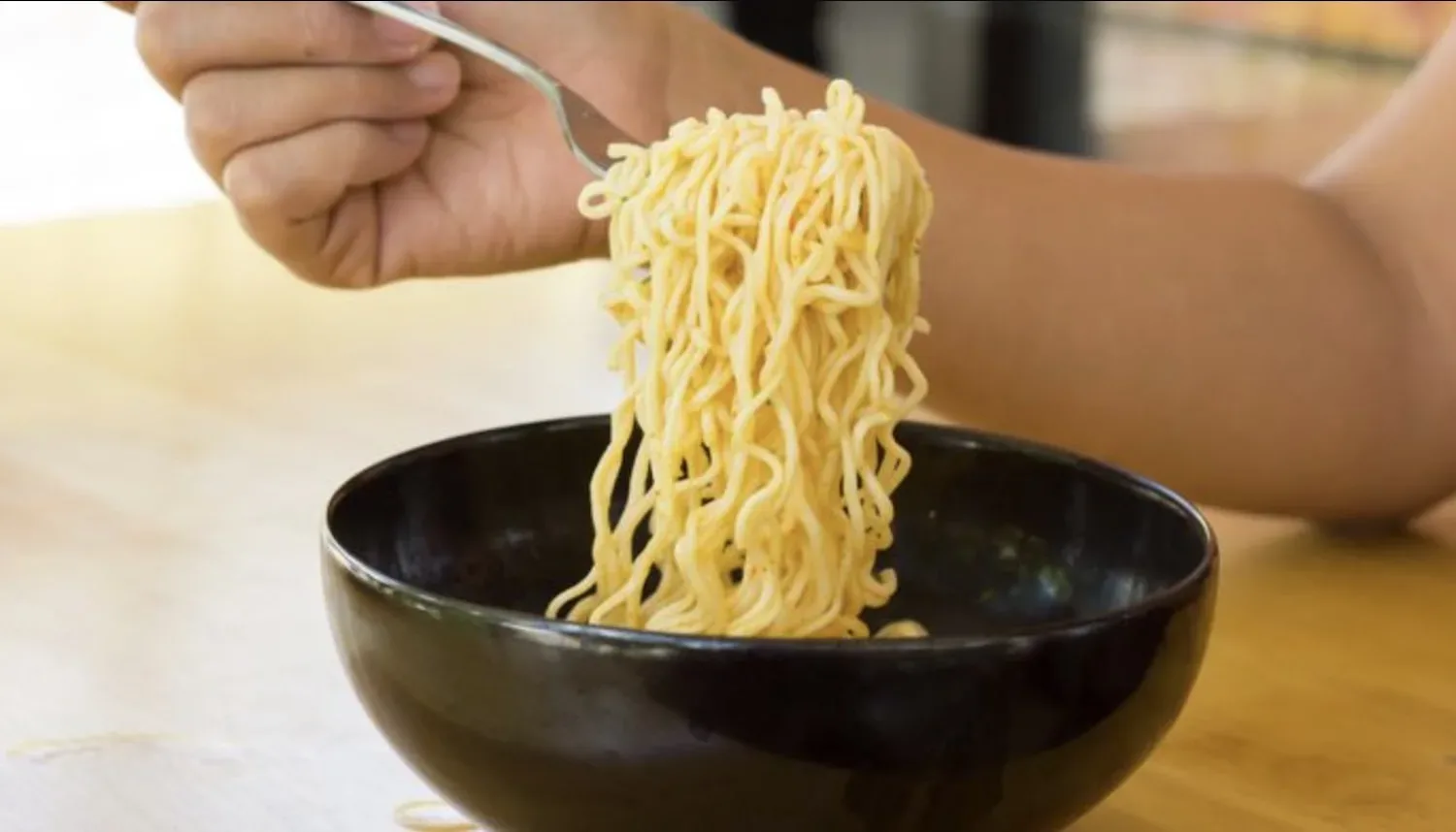 Consumentenwaakhond: Het eten van instant noedels veel schadelijker voor je gezondheid dan gedacht