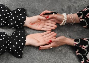 Dit betekent het als je een ‘M’ in de palm van je hand hebt! (het is echt zo)