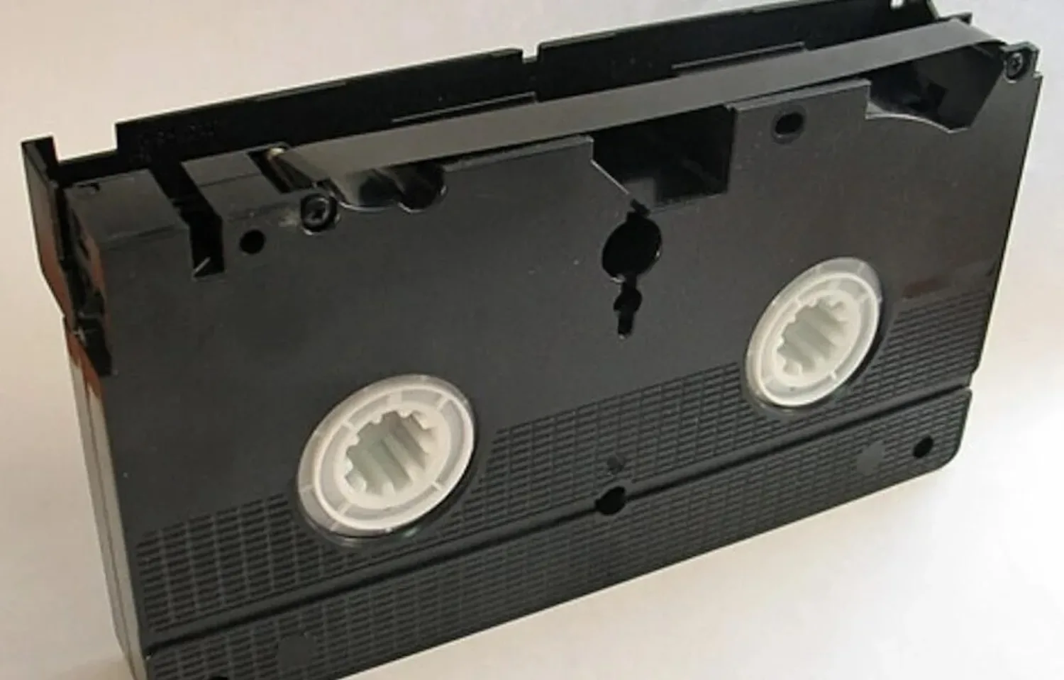 Heb je nog oude VHS banden? Zo zet je ze over naar je computer!