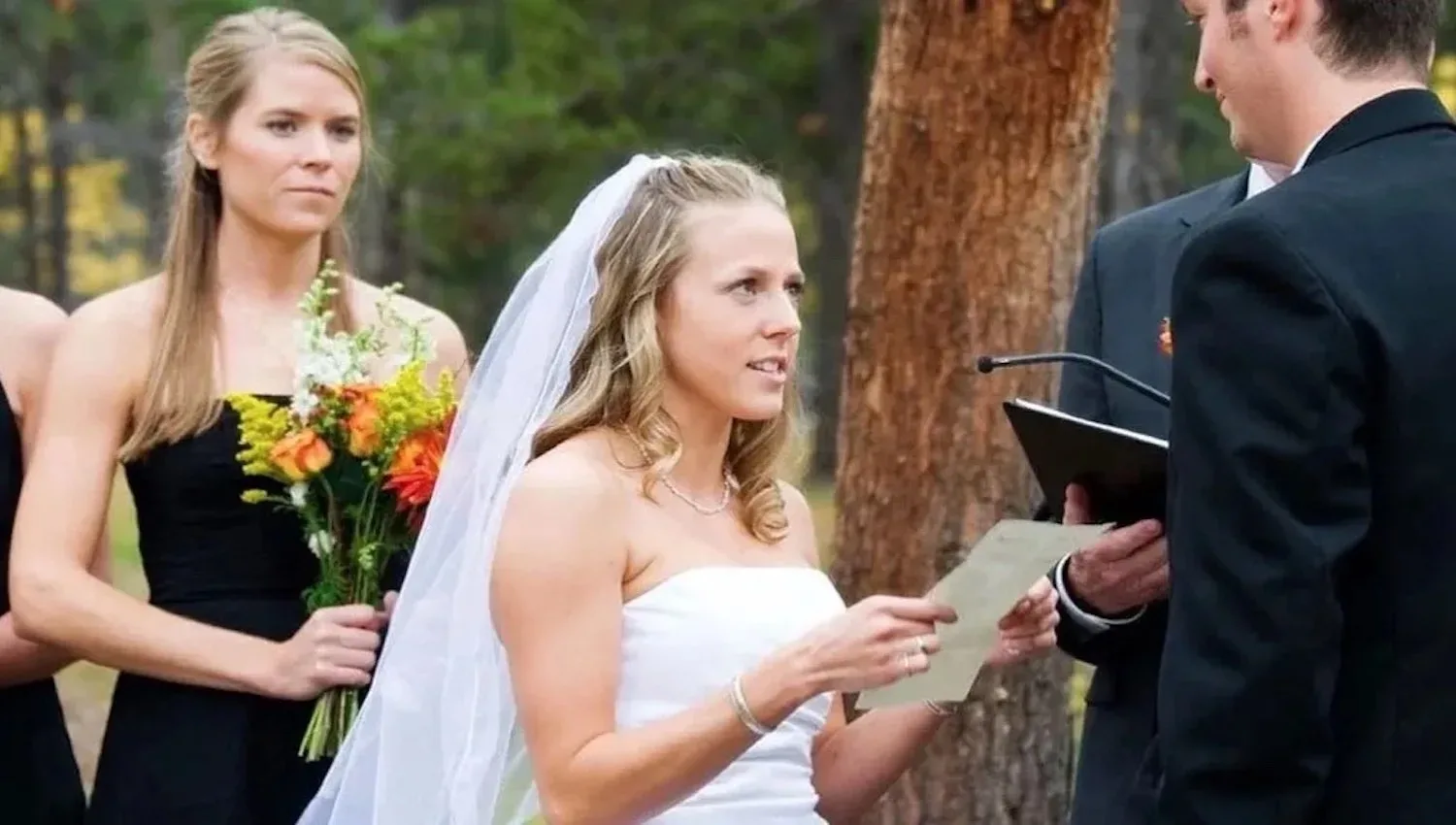 Bruid komt erachter dat haar aanstaande vreemdgaat. Ze besluit om dit voor te lezen in plaats van haar geloften