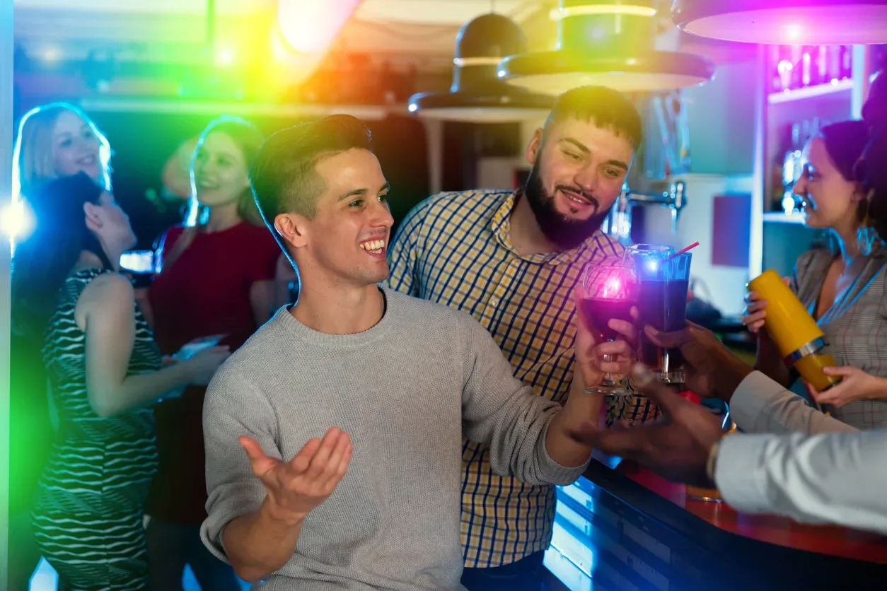 Mijn man heeft plots een bizarre onthulling gedaan over zijn vrijgezellenfeest