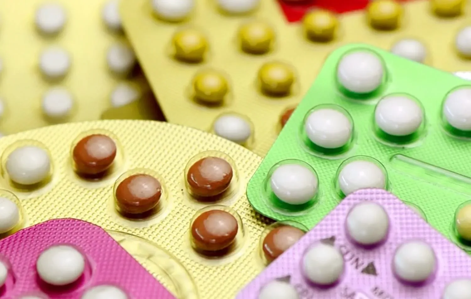 Medicijnautoriteit waarschuwt: het combineren van medicijnen en kruidenmiddelen kan hierom gevaarlijk zijn