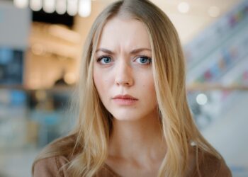 Sandra (30): “Ben ik fout omdat ik mijn schoonmoeder niet langer in mijn huis wil hebben?”