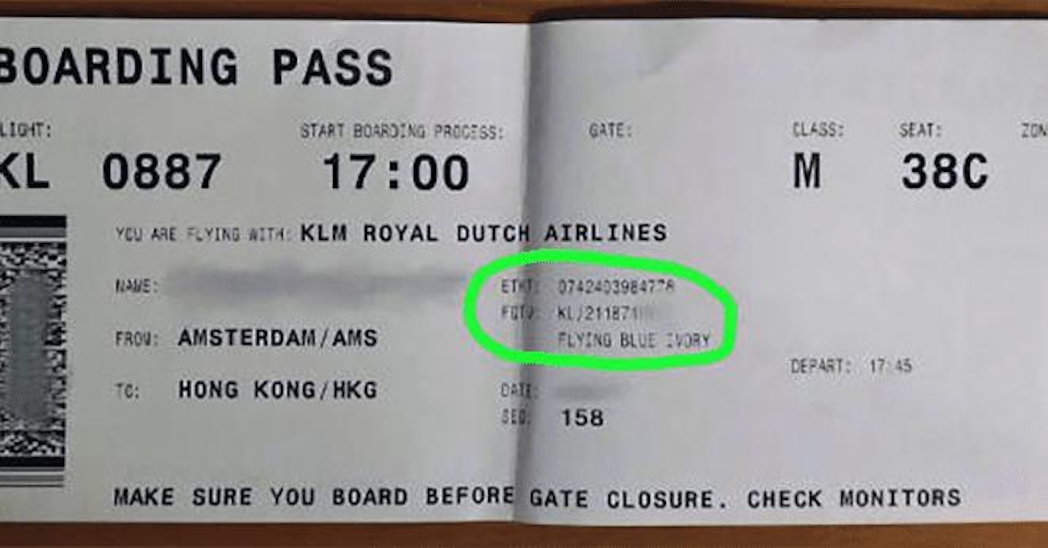Dit is de reden waarom je NOOIT je vliegtickets moet weggooien!