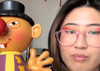 VIDEO: De Efteling heeft voor grote ophef gezorgd met “enorm racistische pop”