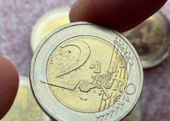 Deze 2-euromunten zijn nu 2000x keer meer waard