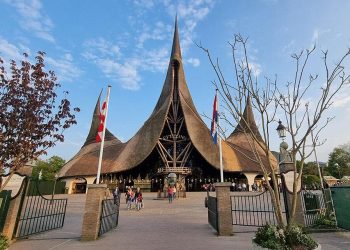 Genderneutrale bezoeker voelt zich onveilig in Efteling: “Ik kan niet naar het toilet”