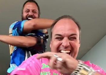 Frans Bauer gaat helemaal los op de muziek van DJ La Fuente