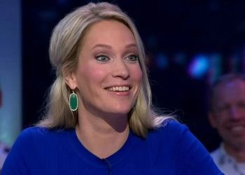 Hélène Hendriks grapt over haar 22 jaar oudere minnaar op televisie