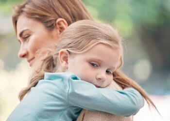 Harde werkende moeder verdient 94.000 euro maar heeft geen geld om eten te kopen