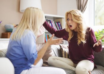 Mijn halfzus wil de spullen van mijn overleden moeder dragen op haar bruiloft