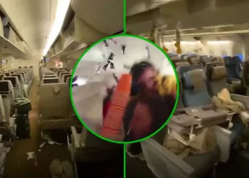 Vliegtuig tijdens een horrorturbulentie van binnen gefilmd