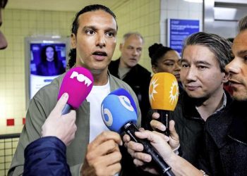 ZIEN: Ali B barst in tranen uit bij de rechtbank: ‘Ik ben een slachtoffer van de Tijdgeest’