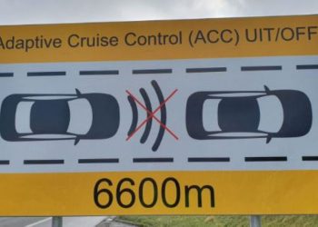 Dit is de reden waarom je per direct je cruise control uit moet zetten in tunnels