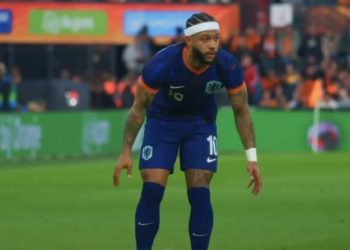 Memphis Depay verschijnt met compléét nieuwe look en krijgt de volle laag!
