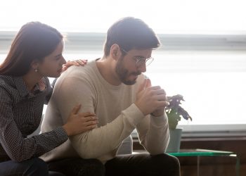 Vrouw verlaat echtgenoot na waarschuwing helderziende: “Ze heeft er spijt van, maar nu wil ik scheiden”