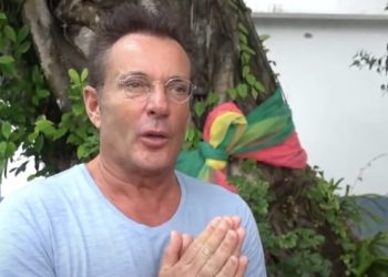 Gerard Joling na recent zwaar ongeluk: “Hoop dat ik er doorheen kom”