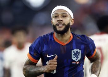 Oranjefans gaan helemaal los over Memphis: ”Wat een irritante kwal”