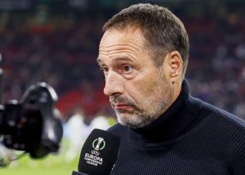 JUICE: John van ’t Schip betrapt op versturen pikante berichtjes naar jongere dames!