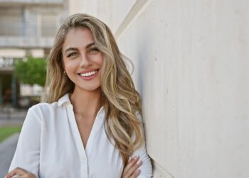 Lisa (27): “Ik was op de gender reveal party van mijn vriendin en kondigde mijn zwangerschap aan: ze werd boos”