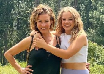 Dochter Thijs Römer misleidt mensen op social media: ‘Zegt dat ze meerderjarig is’