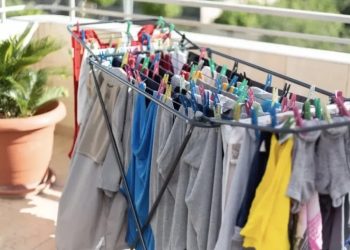 Buurman klaagt over ondergoed drogen op balkon