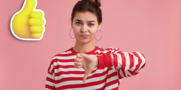 VIDEO: Gen-Z wil verbod op duimpje omhoog-emoji vanwege passief-agressieve lading