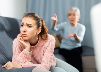 “Moet ik de naam van mijn baby opgeven voor de wensen van mijn schoonmoeder?”