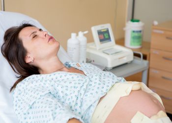 “Ben ik fout omdat ik mijn man niet vertelde dat ik aan het bevallen was?”