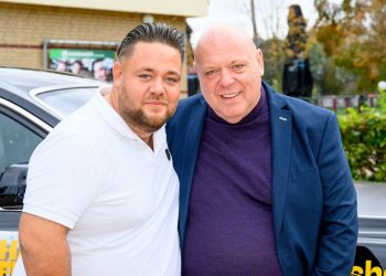 Mark Gillis (28) verkeert in levensge­vaar: “Hij vecht voor zijn leven.”