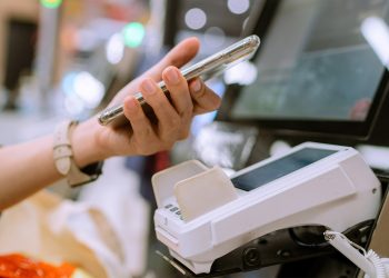 Pas op: pinnen in het buitenland is peperduur geworden!