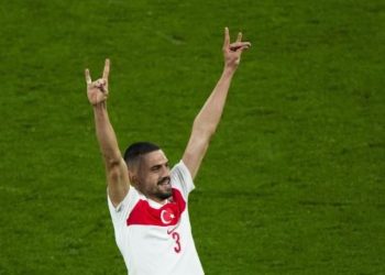 Wolvengroet: Waarom dit Turkse gebaar verboden is (wij leggen uit waarom)