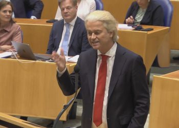 Keiharde clash tussen Wilders en Timmermans: “Hoe haal je het in je hoofd?!”